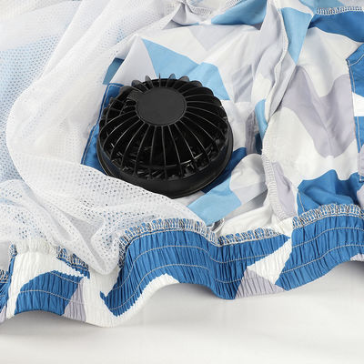 Le donne espongono al sole il cappotto condizionato aria dell'OEM del rivestimento della ventola di raffreddamento della prova